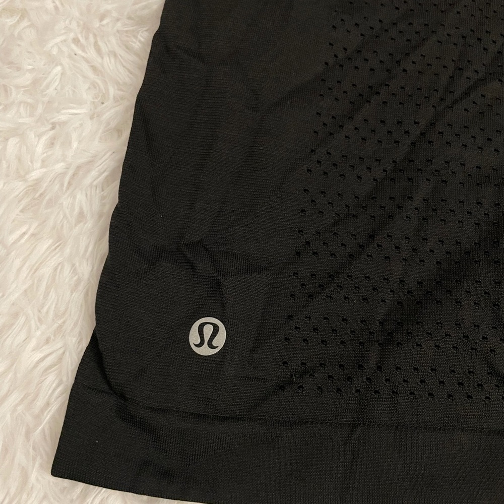Lululemon athletic black tee